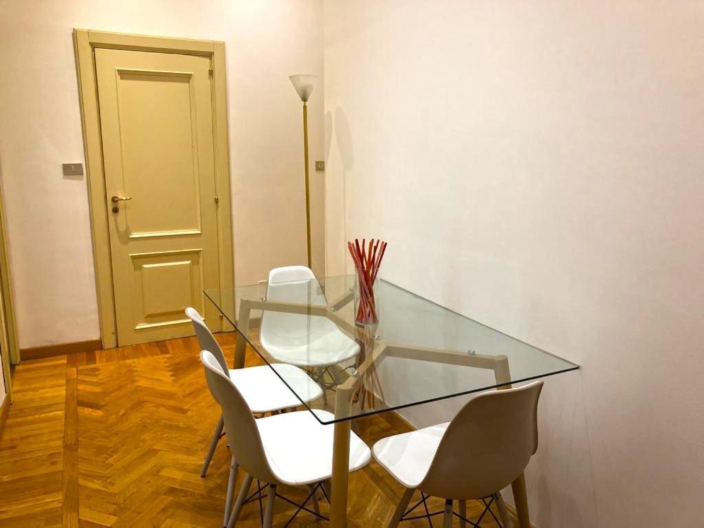 Castel Morrone Apartment Milan Luaran gambar